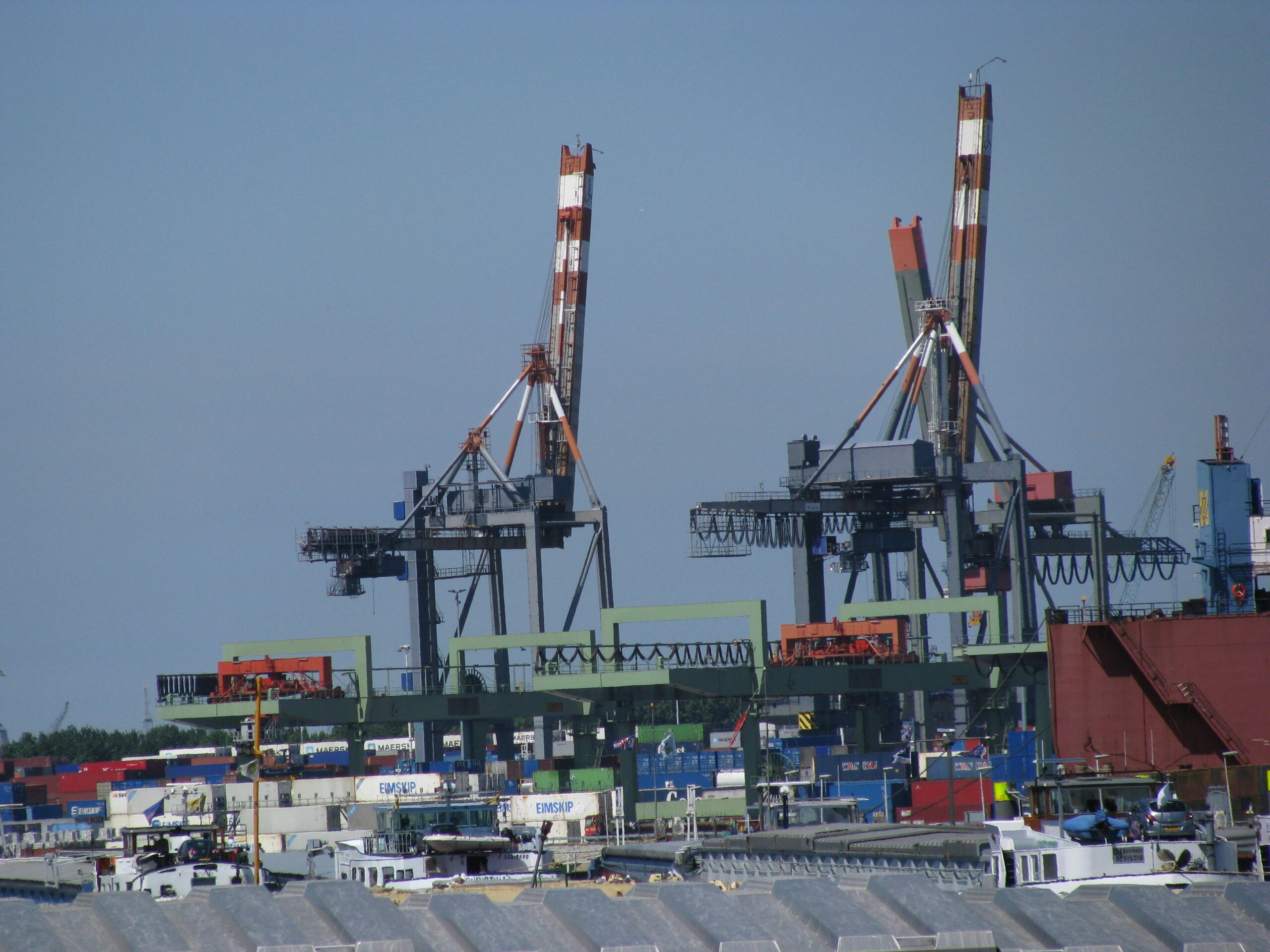 Terminals -equipment / monitoring /training