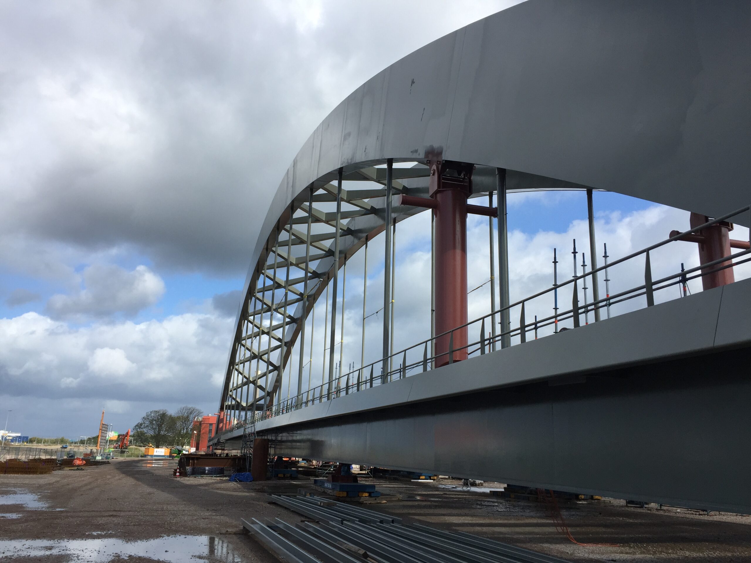 Constructions on- and offshore